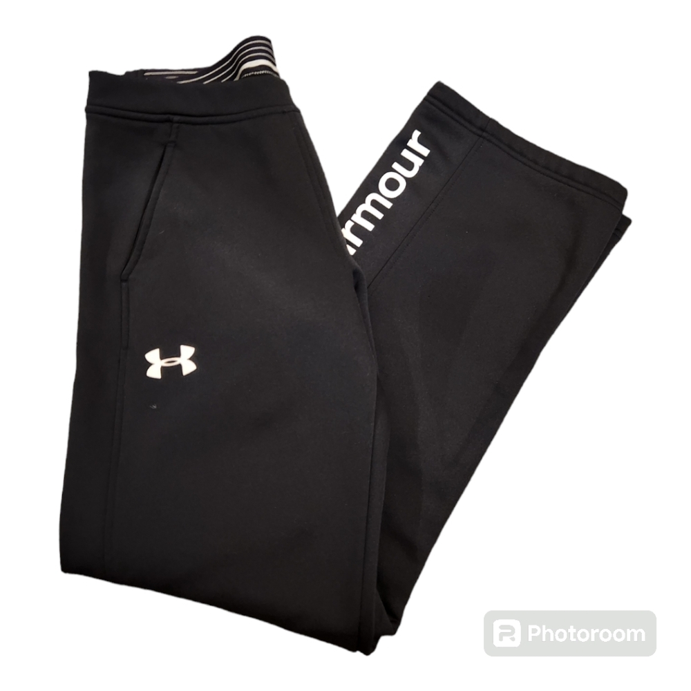 Girls Under Armour athletic pants. Size Youth XL. Color Gray